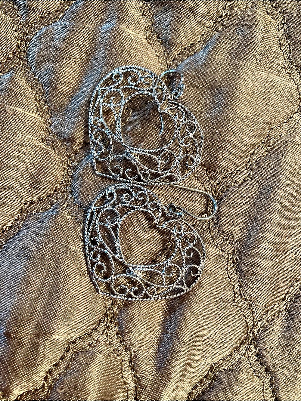 Filigree Heart Earrings in Silver Like New